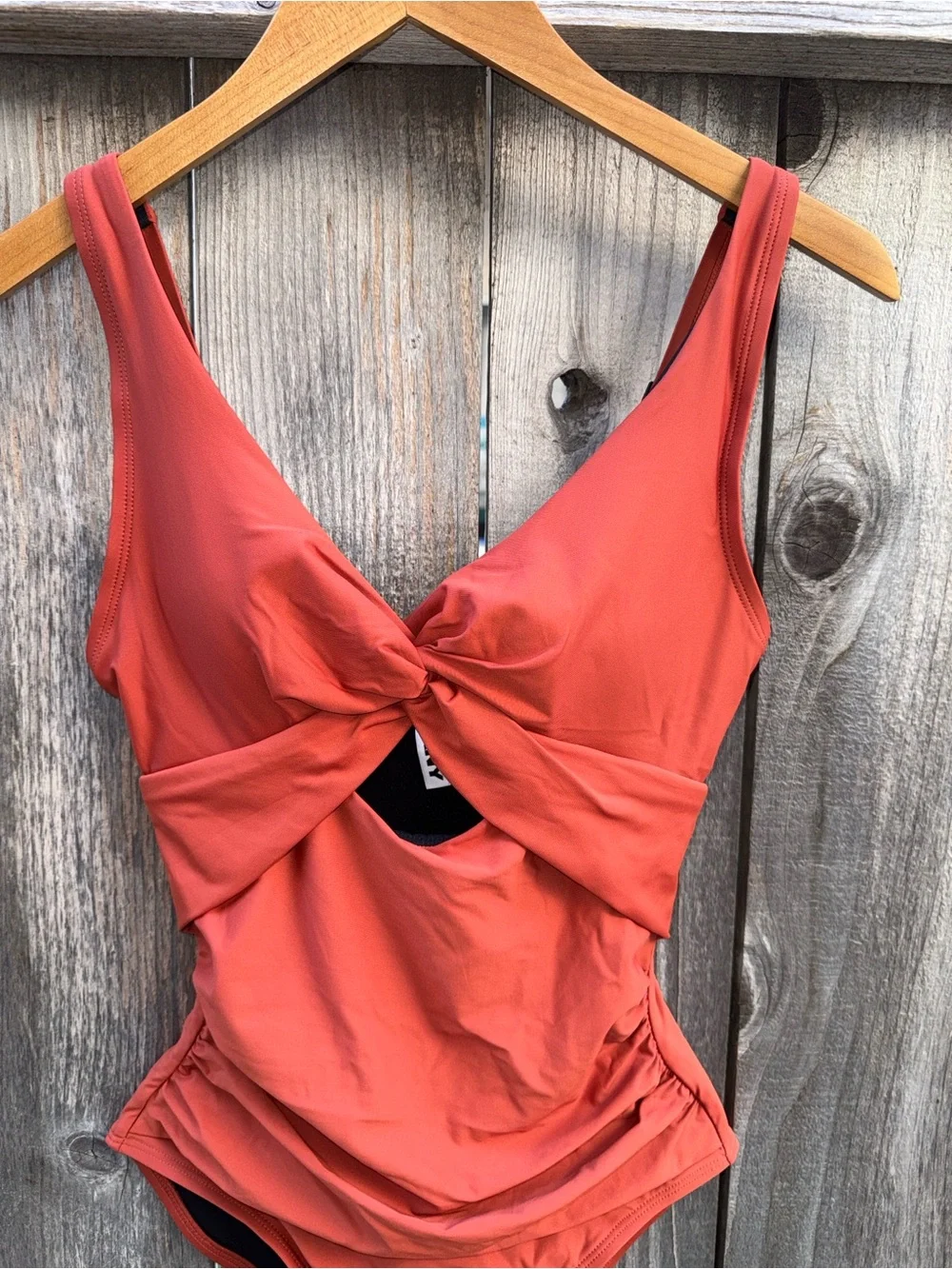DKNY Shirred Keyhole Detail One-Piece Swimsuit Size Small - Picture 6 of 9